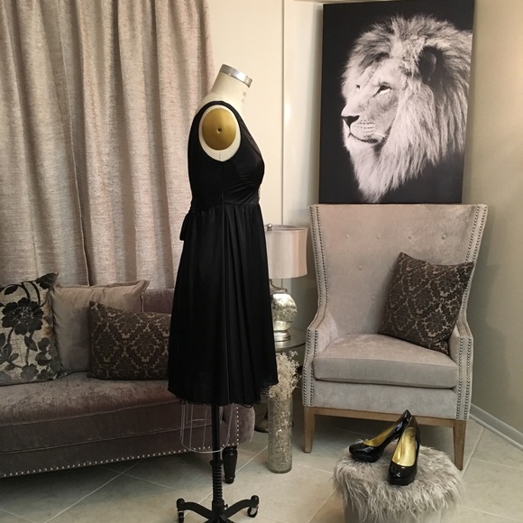 💥HOST PICK💥 Black Empire Waist Dress - Picture 7 of 8